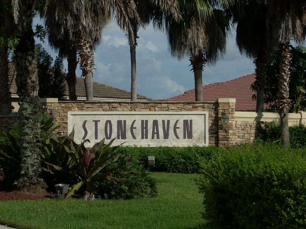stonehaven-entry-sign
