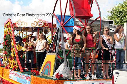 South Florida Fair Float at the PW Chamber's 2010 Holiday Parade. Photo by Christine Rose.