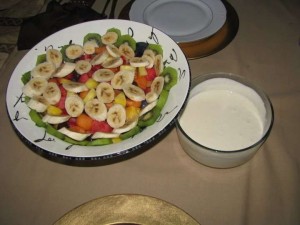Fruit salad with dip