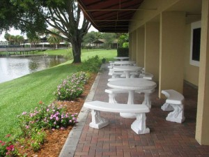 For a refreshing change of scenery, business owners can take clients to meet in the beautiful outside veranda area.