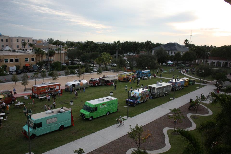 October, 2012 – Plaza Del Mar Brings Food Truck Fun to Manalapan