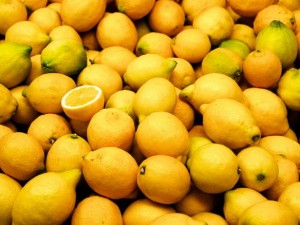 800px-valencia_market_-_lemons-5