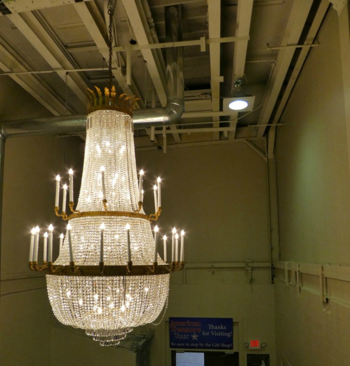 Old Warwick Hotel Chandelier at American Treasure Tour - Travel with Terri