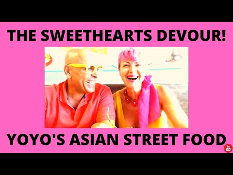 The Sweethearts visit YoYo