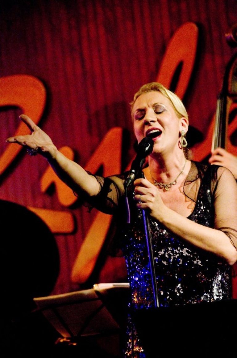 French Cabaret Singer Annie Royer to Present “Piaf! The Tribute” at the Kravis Center this April