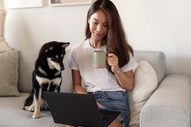 Balancing Remote Work, Pet Care, and Travel as a Digital Nomad