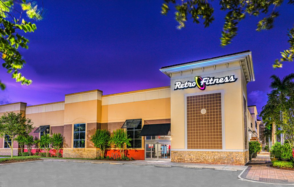 Retro Fitness Invites Dads to Work Out for FREE on Father’s Day 