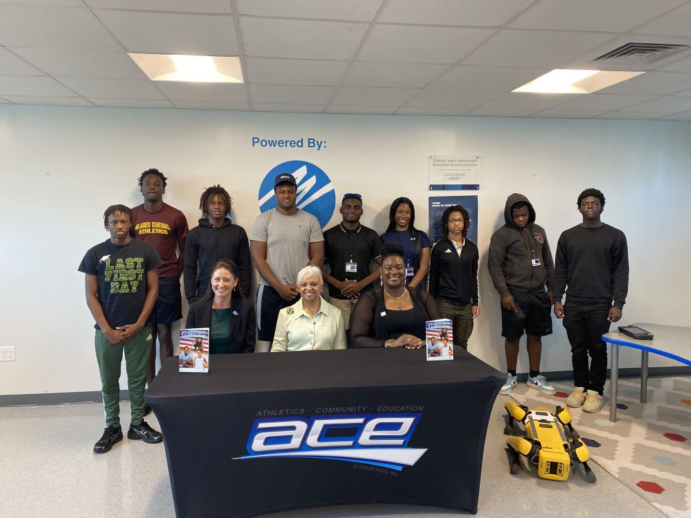 Student ACES Hosts FPL Leaders for Insightful Roundtable Discussion at The Student ACES Center