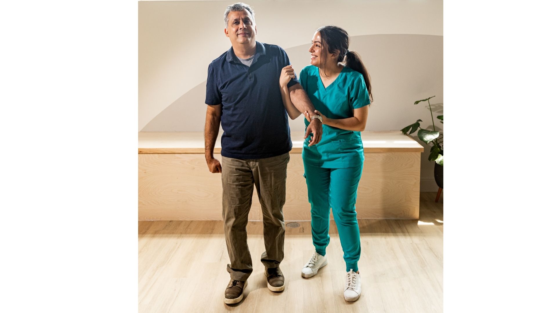 Honoring Family Caregivers This November: How The Carlisle Palm Beach Offers Peace of Mind